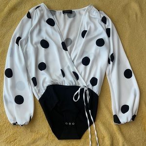 🔥Zara Long Sleeve polka dot Asymmetric bodysuit White/Black